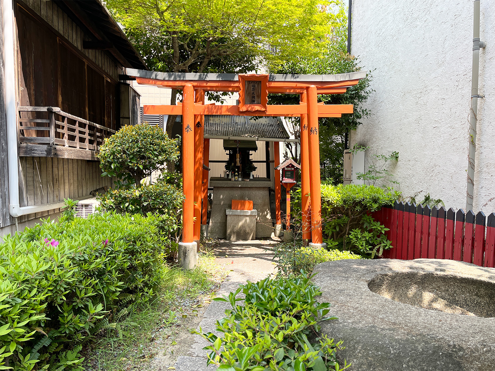 しらとび稲荷大明神